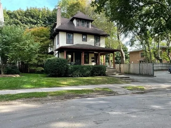$1,300 | 24 Sibley Place, Unit 4, Rochester, NY 14607