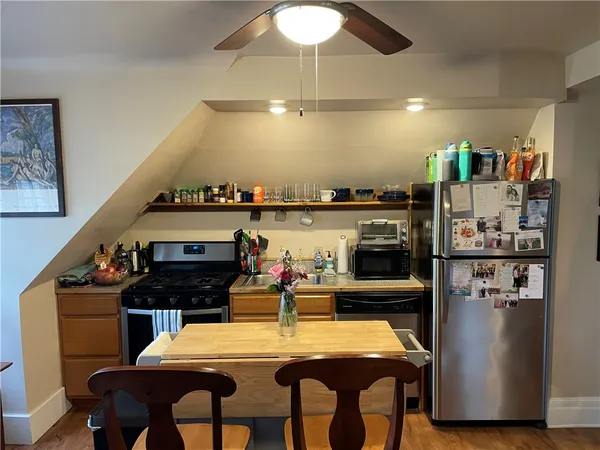 $1,300 | 24 Sibley Place, Unit 4, Rochester, NY 14607