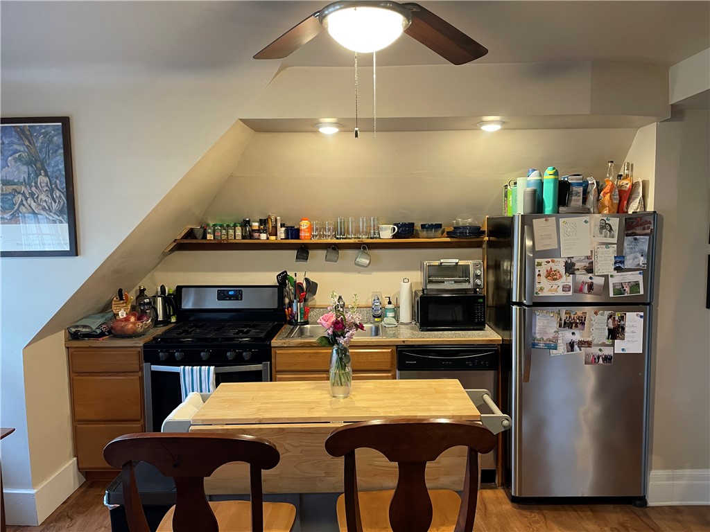 24 Sibley Place, Unit 4 Rochester, NY 14607 - Photo 7 of 12