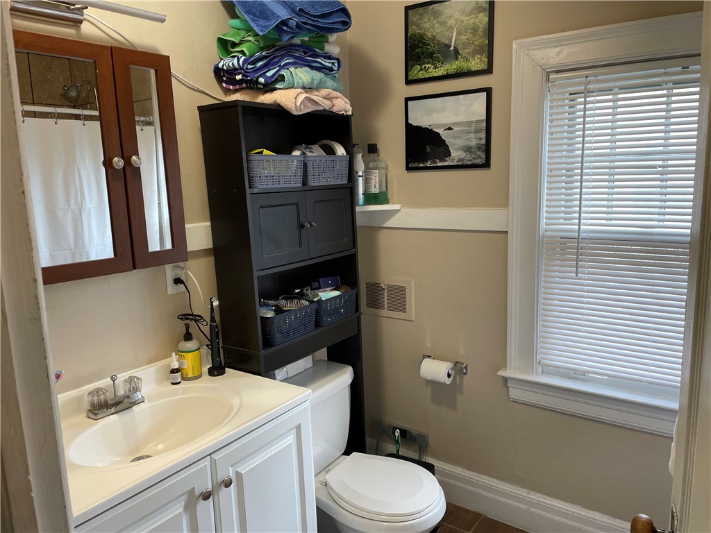 24 Sibley Place, Unit 4 Rochester, NY 14607 - Photo 8 of 12