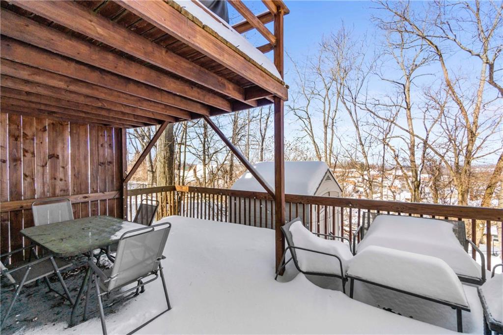 917 Session Street Pittsburgh, PA 15207 - Photo 14 of 15 a view of a patio with a table and chairs
