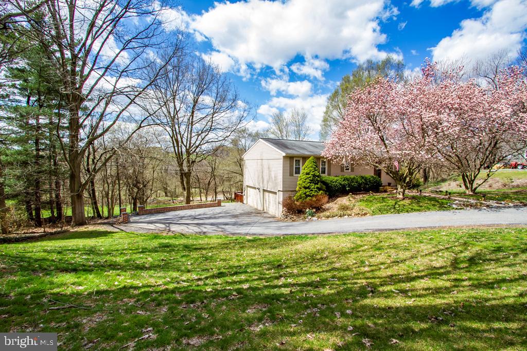 519 Rambler Road Manheim, PA 17545 - Photo 2 of 20 Gallery Image 2