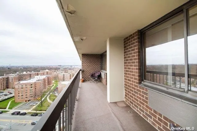 $659,000 | 2 Bay Club Drive, Unit 16V | Bay Terrace