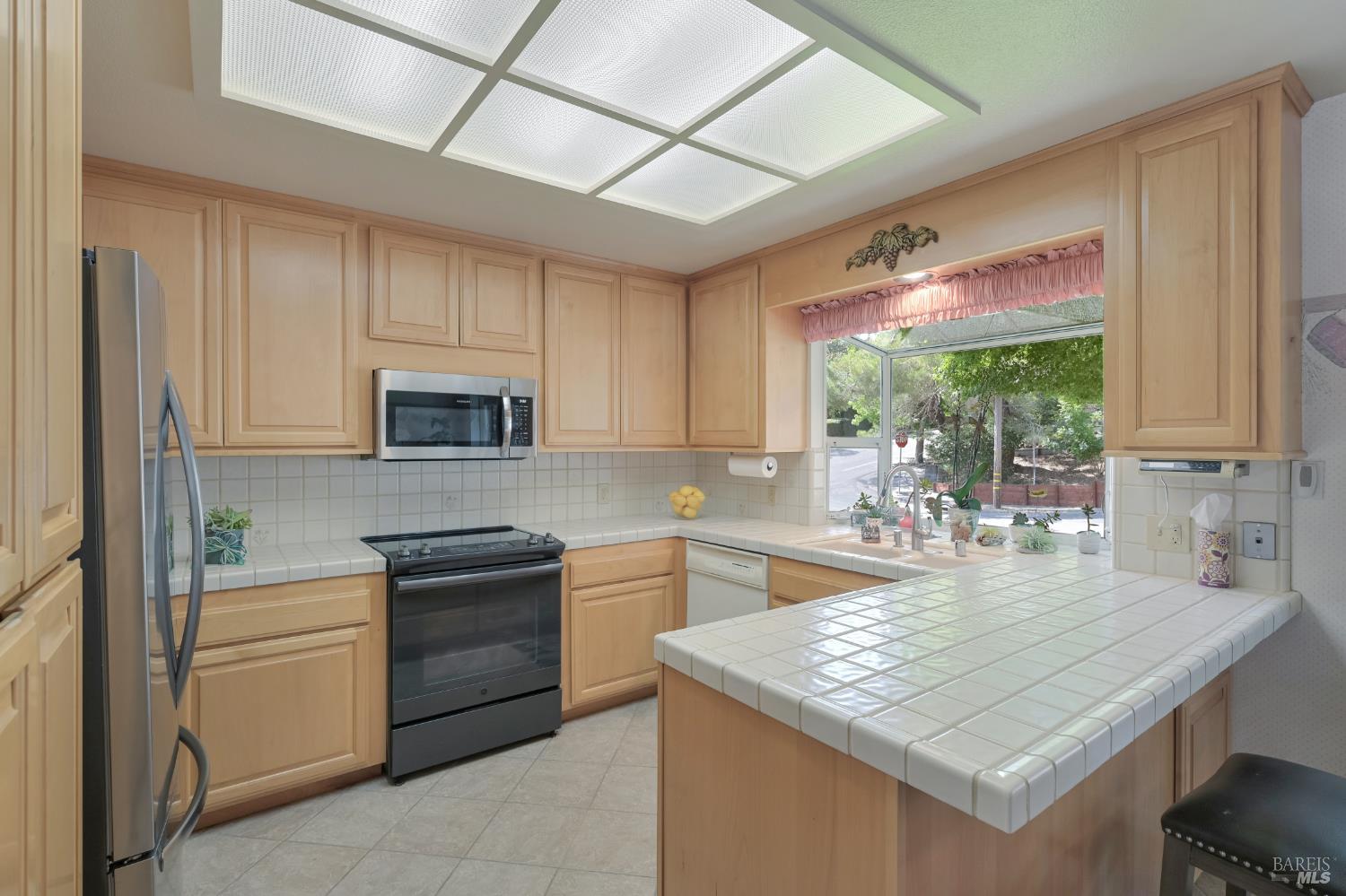 2040 Parrish Drive Santa Rosa, CA 95404 - Photo 7 of 27