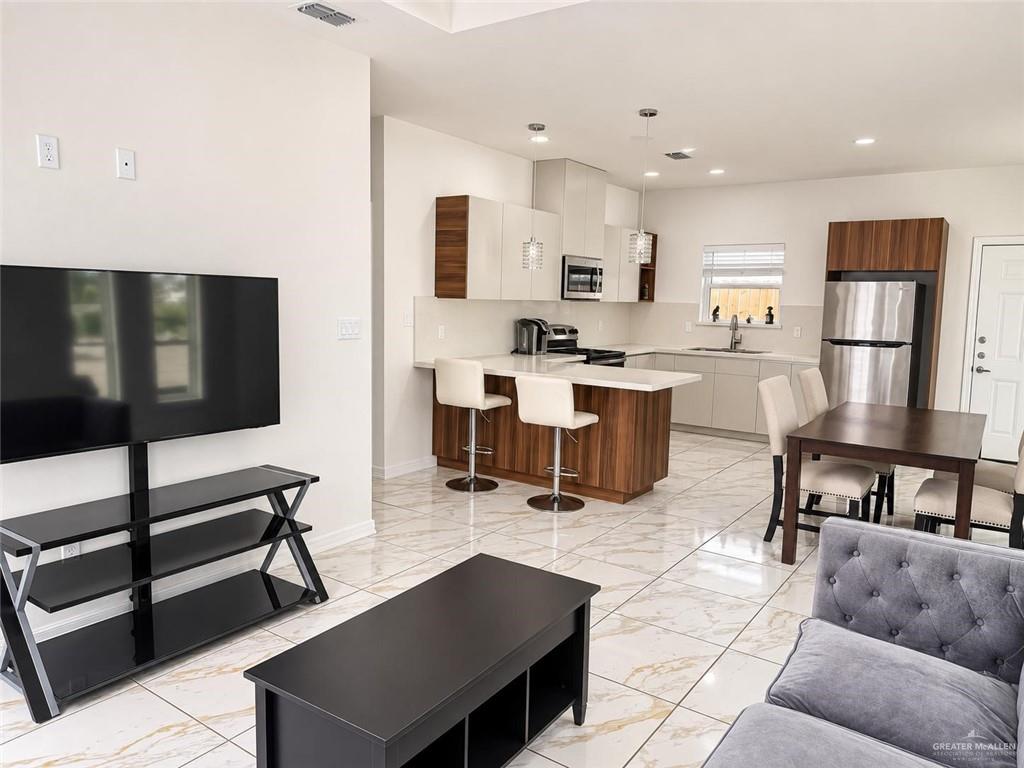 5708 Notre Dame Avenue, Unit 1 Mission, TX 78573 - Photo 3 of 14 Gallery Image 3