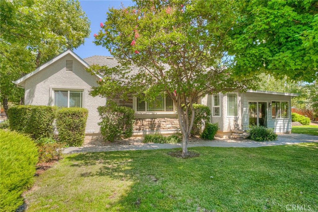 6060 Miners Ranch Road Oroville, CA 95966 - Photo 25 of 66 front view of a house with a yard