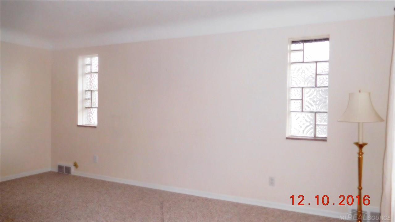 15026 Stephens Road Eastpointe, MI 48021 - Photo 11 of 30 31309360-10.JPG