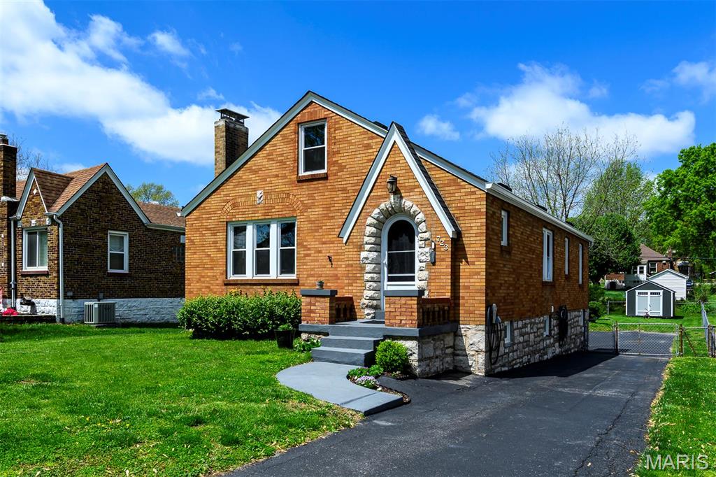 723 Reed Avenue St. Louis, MO 63125 - Photo 1 of 45 Gallery Image 1