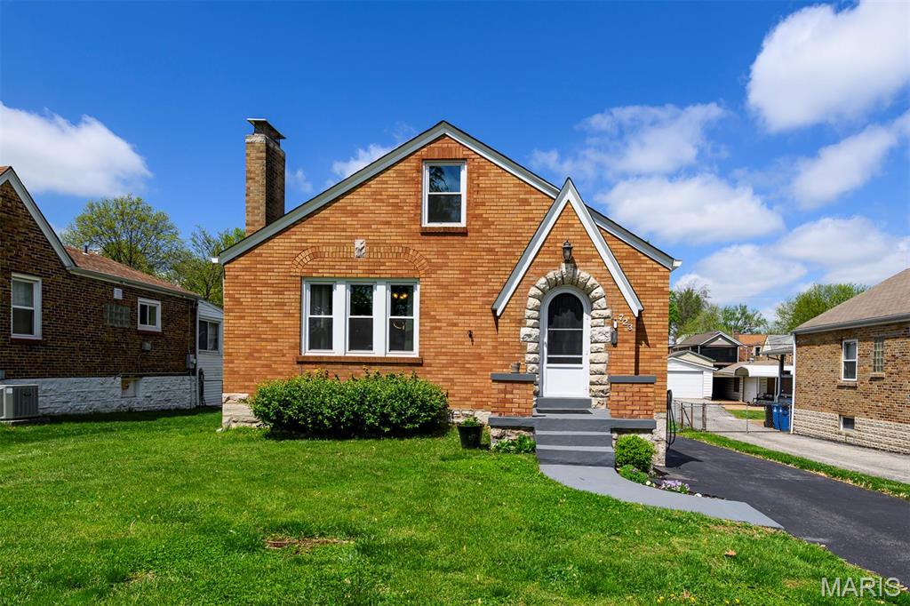 723 Reed Avenue St. Louis, MO 63125 - Photo 2 of 45 Gallery Image 2
