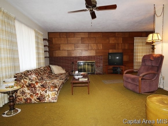 22 Sunny Side Drive Springfield, IL 62702 - Photo 3 of 21