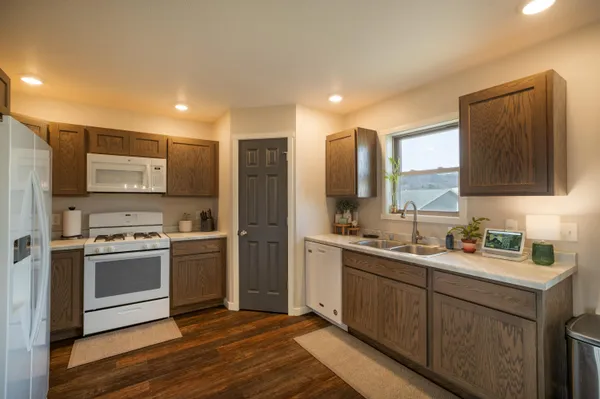 $299,900 | 21308 Barbara Lane, Galesville, WI 54630