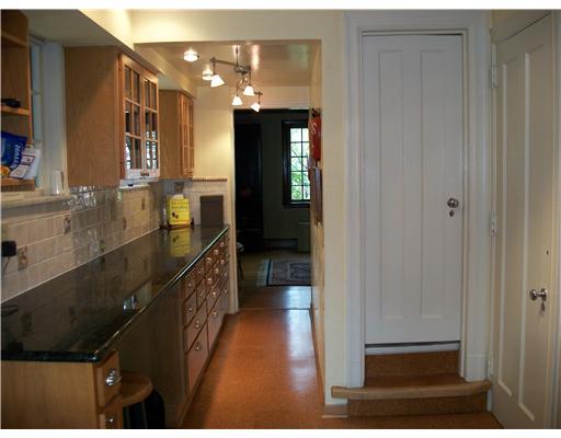 122 Gladstone Road Pittsburgh, PA 15217 - Photo 13 of 18 Kitchen. Lots of room to work in this light, bright and functional kitchen