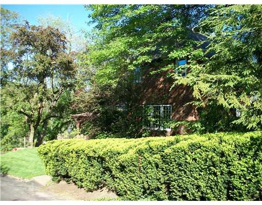 122 Gladstone Road Pittsburgh, PA 15217 - Photo 4 of 18 Yard/Garden. The approach from upper Gladstone Road to the property