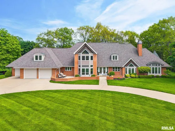 $1,295,000 | 41 Oak Ridge Point, Morton, IL 61550