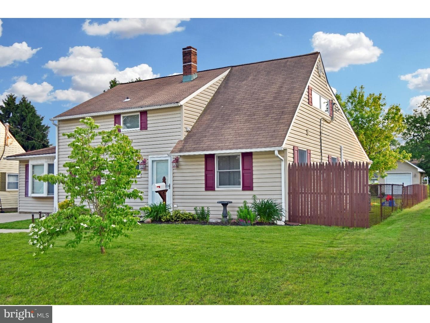 15 Gingerbush Road Levittown, PA 19057 - Photo 2 of 20 Gallery Image 2