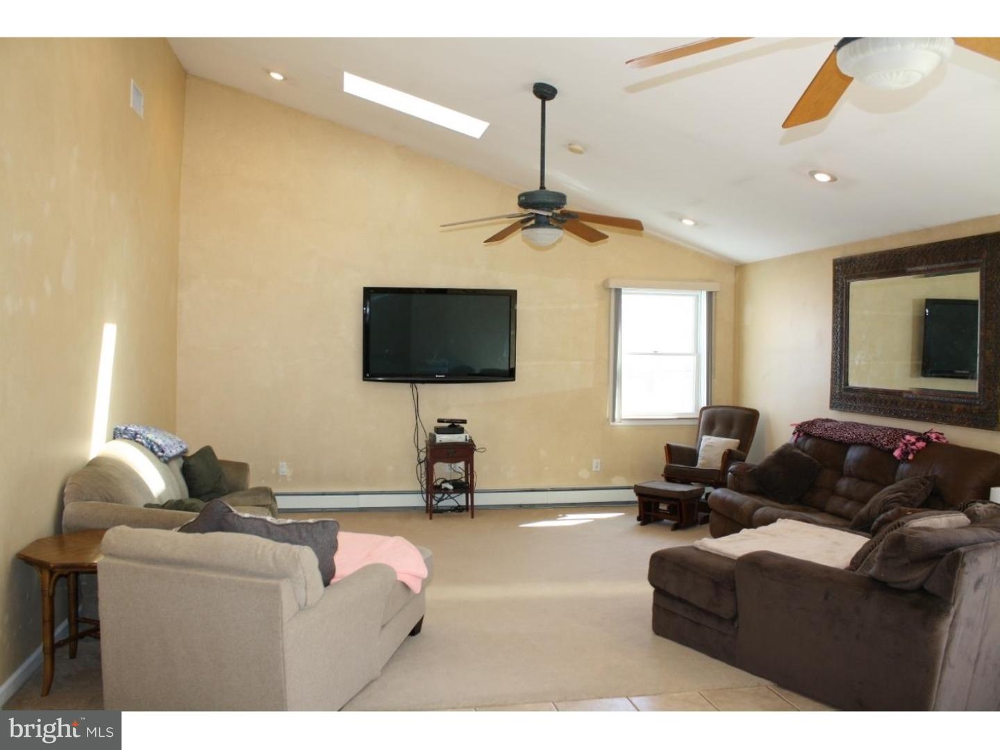 15 Gingerbush Road Levittown, PA 19057 - Photo 11 of 20 Gallery Image 11
