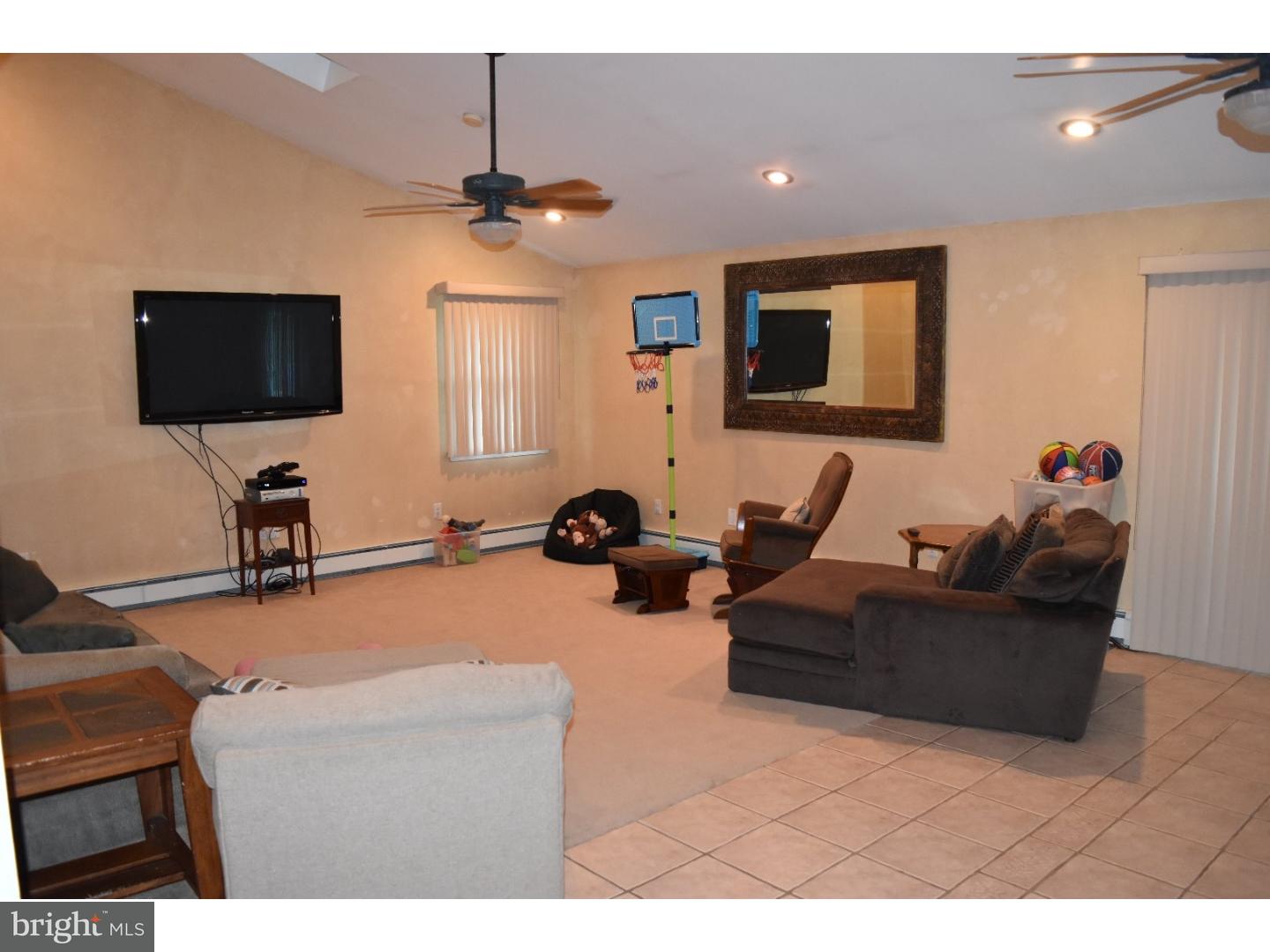 15 Gingerbush Road Levittown, PA 19057 - Photo 12 of 20 Gallery Image 12