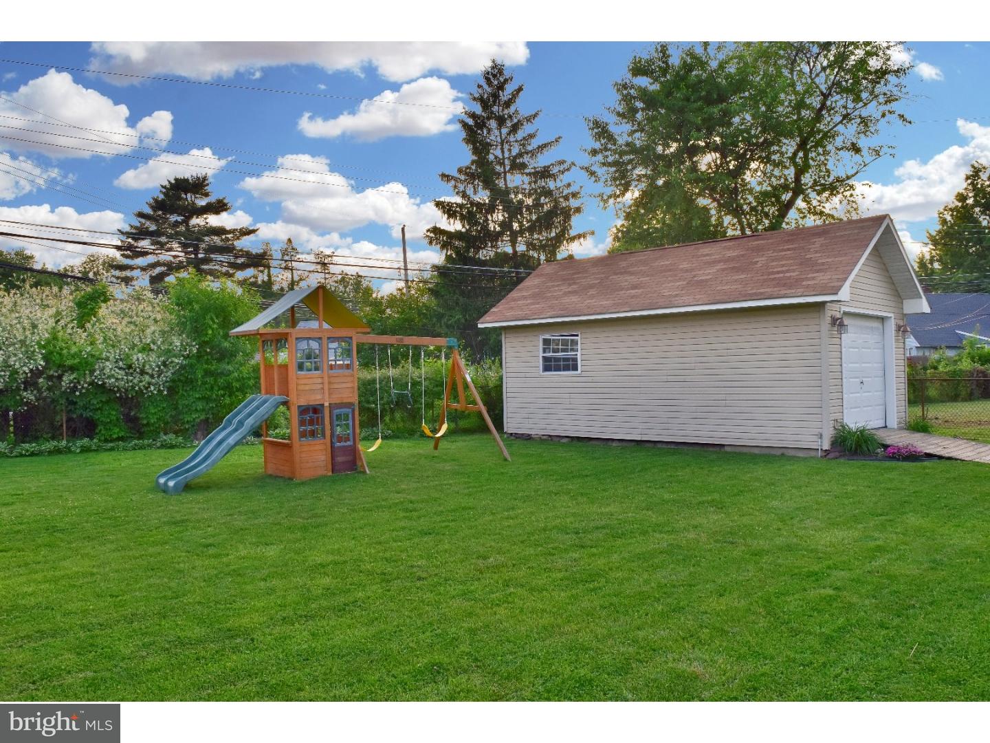 15 Gingerbush Road Levittown, PA 19057 - Photo 19 of 20 Gallery Image 19