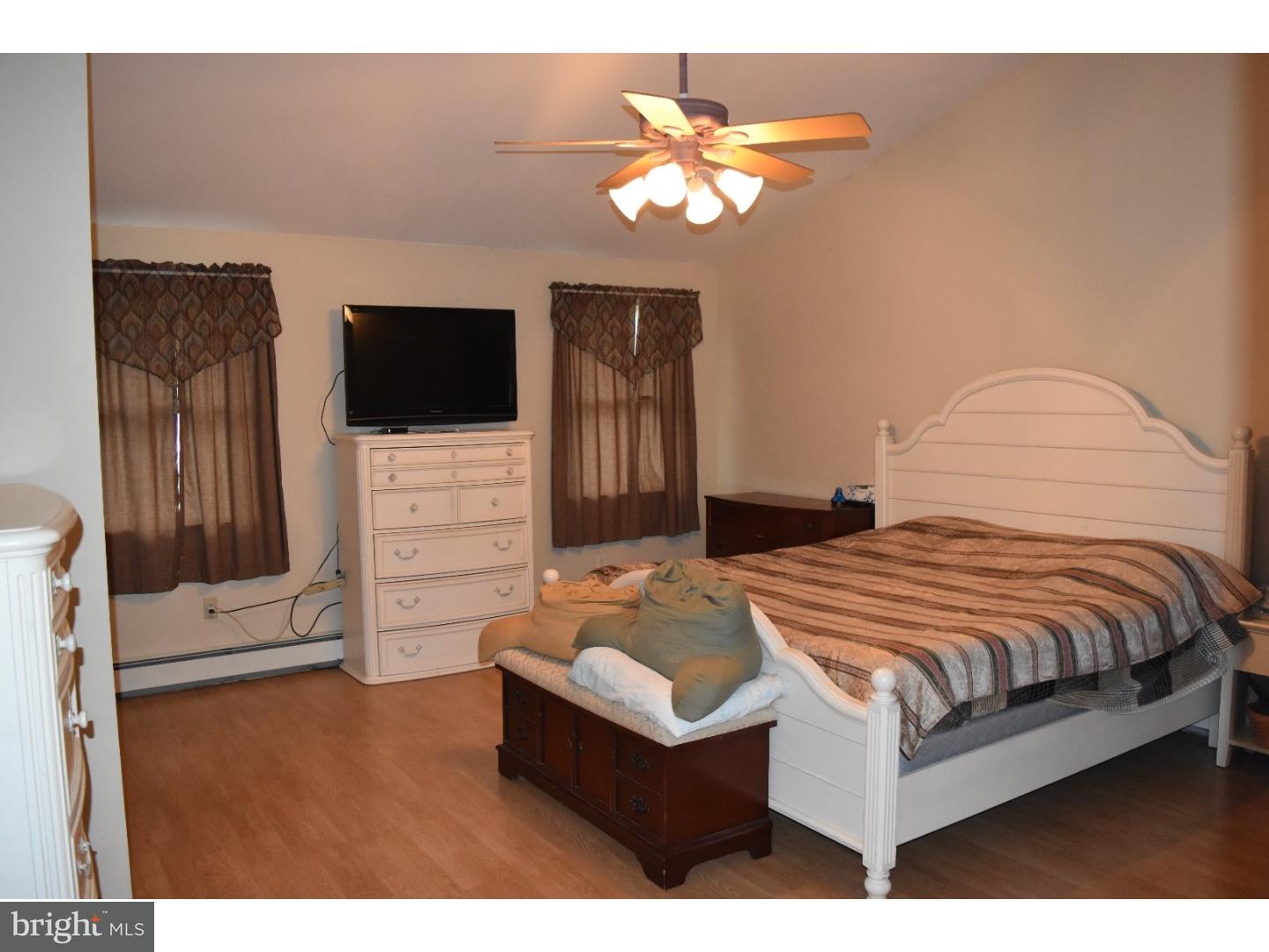 15 Gingerbush Road Levittown, PA 19057 - Photo 9 of 20 Gallery Image 9