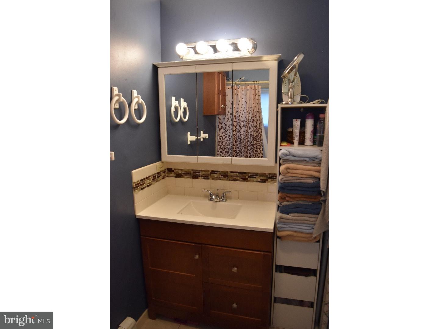 15 Gingerbush Road Levittown, PA 19057 - Photo 10 of 20 Gallery Image 10