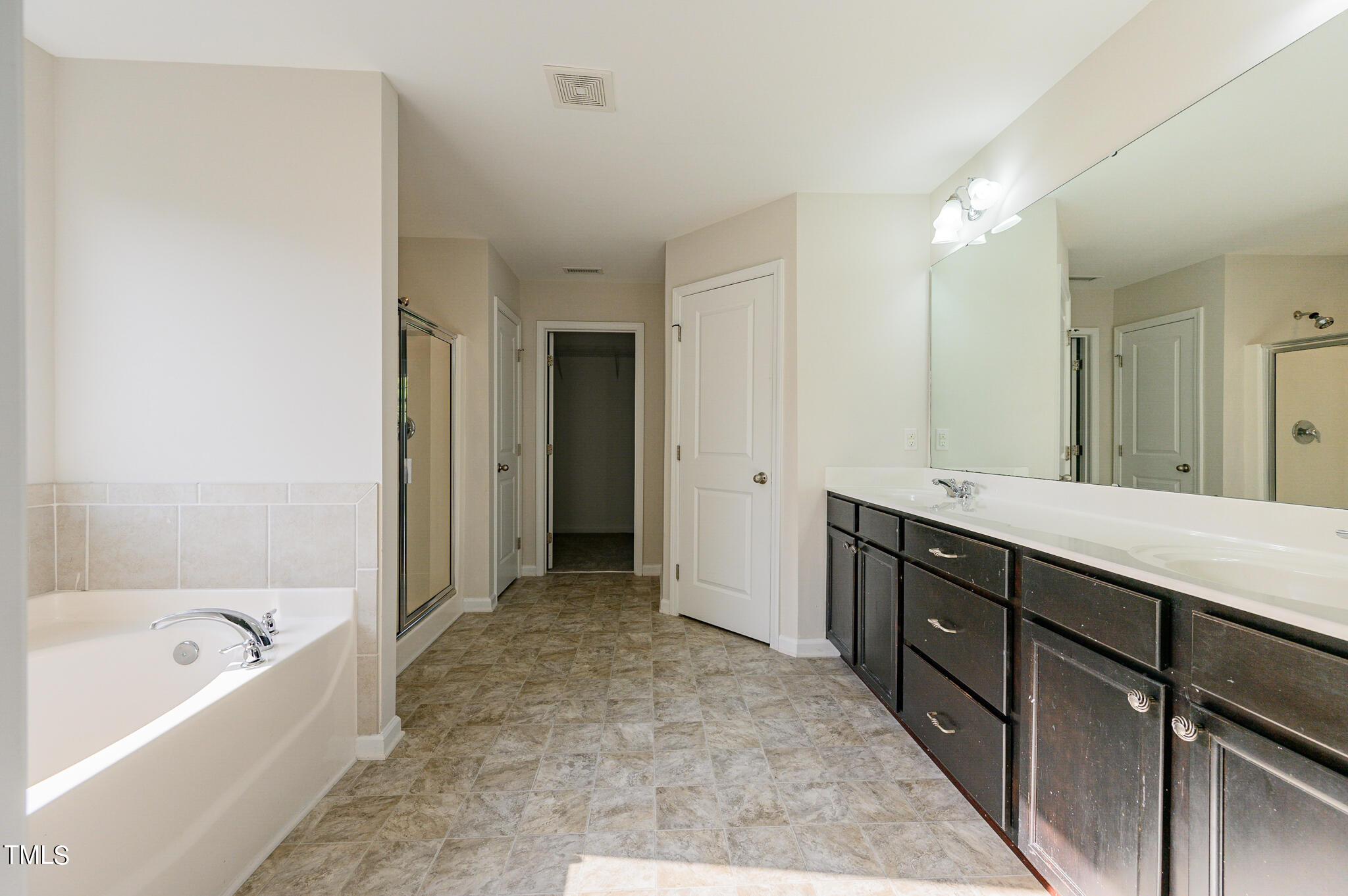 1714 Willowcrest Road Durham, NC 27703 - Photo 7 of 49 listing_6