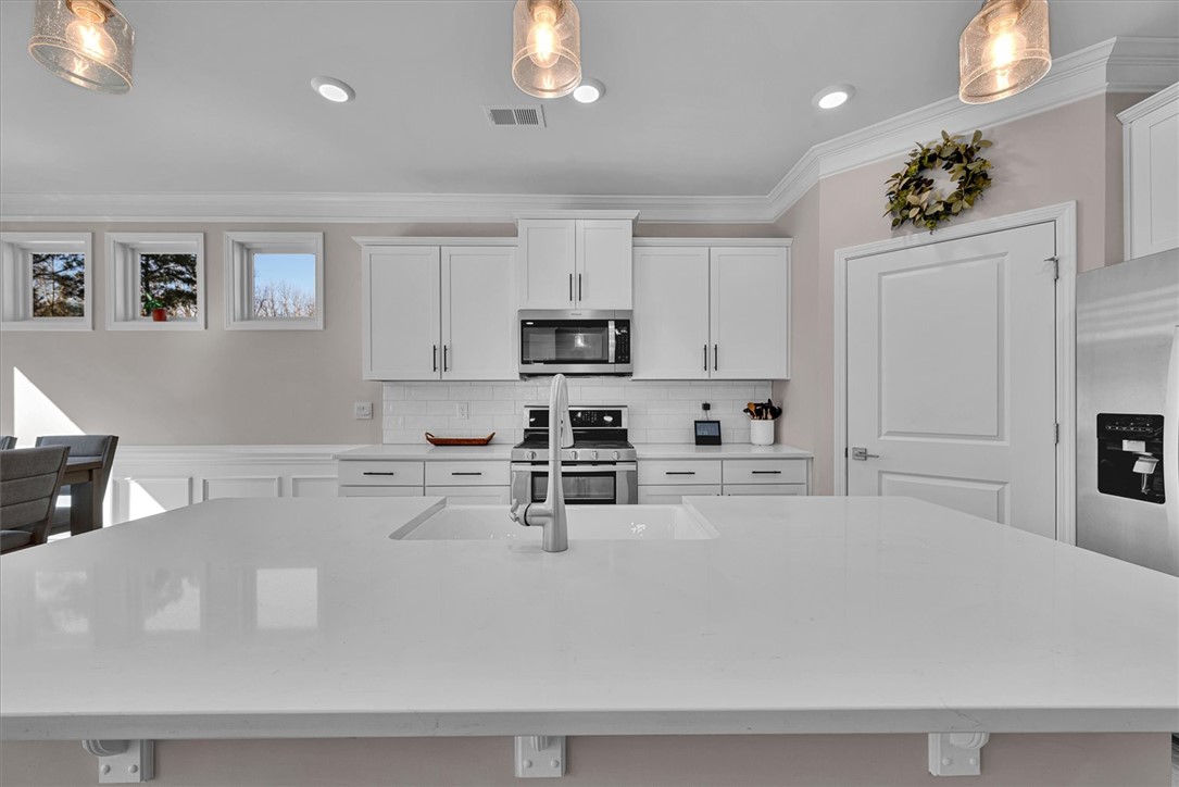 108 Gretta Trail Pendleton, SC 29670 - Photo 24 of 38 Large Island