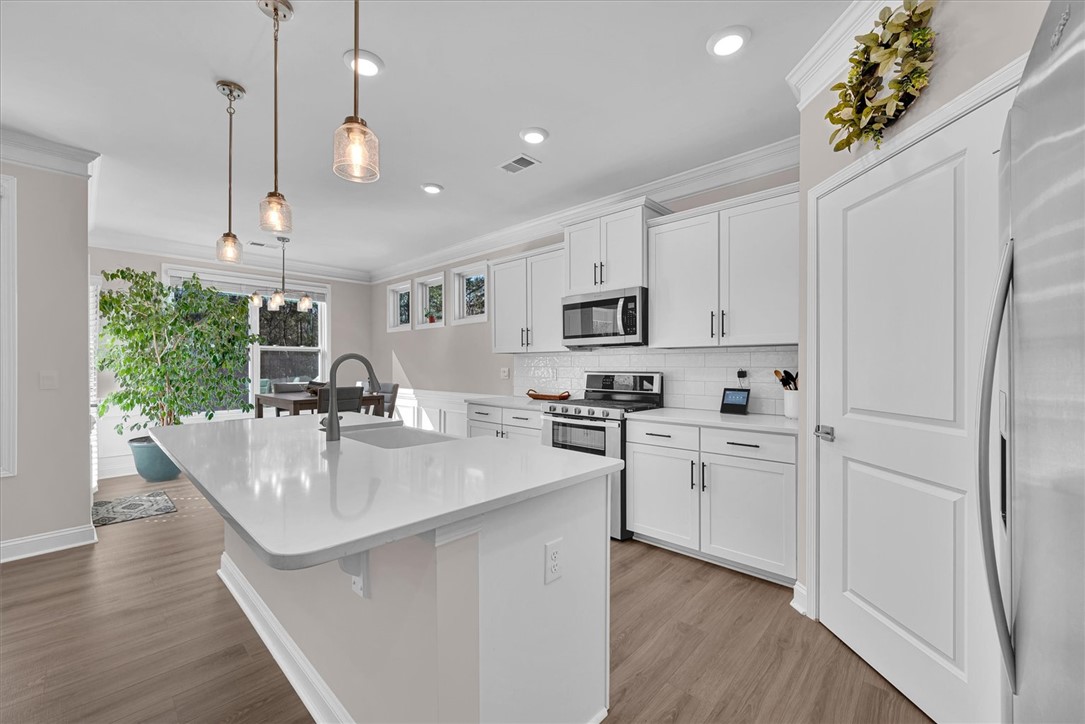 108 Gretta Trail Pendleton, SC 29670 - Photo 25 of 38 Gorgeous kitchen with pantry