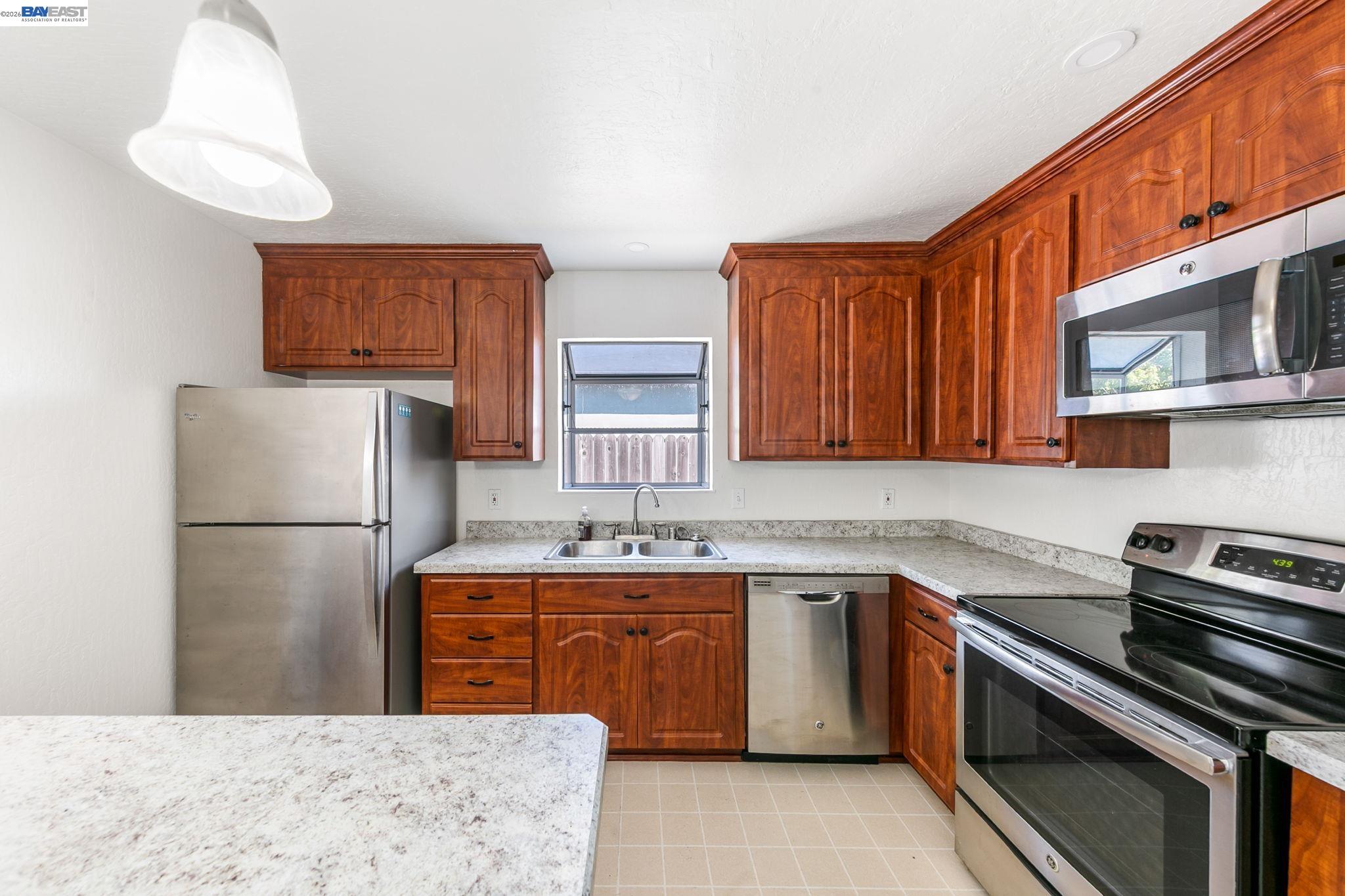 2049 Rosedale Drive San Pablo, CA 94806 - Photo 8 of 19
