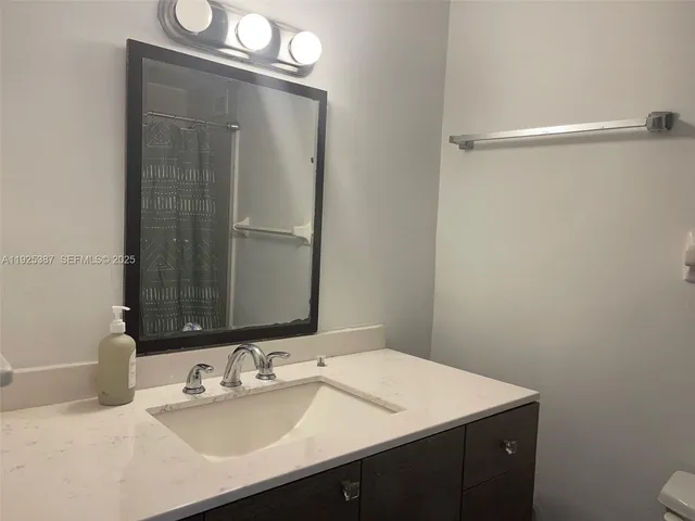 $2,395 | 1000 West Avenue, Unit 431, Miami Beach, FL 33139