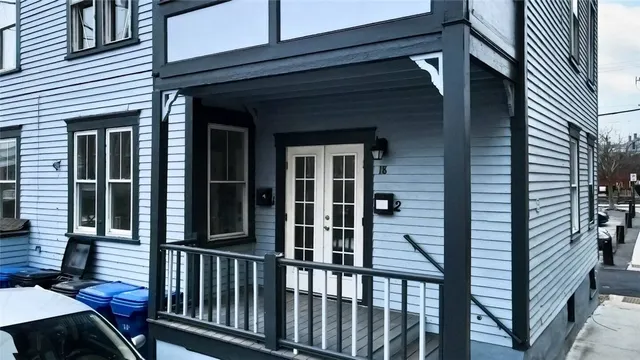 $2,400 | 18 Meeting Street, Unit 1, Newport, RI 02840