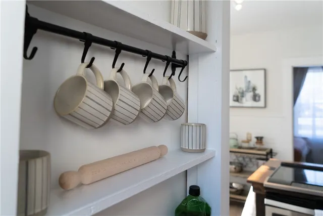 $2,400 | 18 Meeting Street, Unit 1, Newport, RI 02840