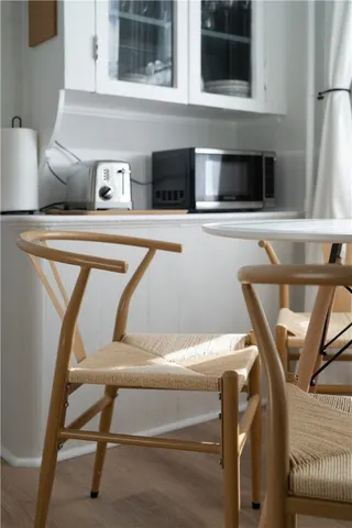 $2,400 | 18 Meeting Street, Unit 1, Newport, RI 02840