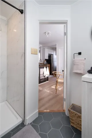 $2,400 | 18 Meeting Street, Unit 1, Newport, RI 02840