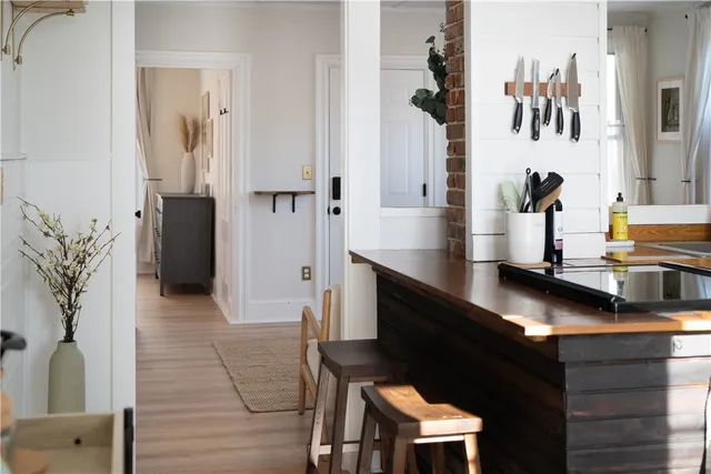 $2,400 | 18 Meeting Street, Unit 1, Newport, RI 02840