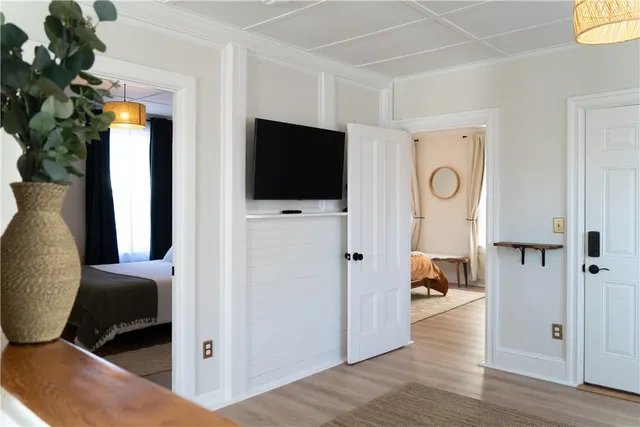 $2,400 | 18 Meeting Street, Unit 1, Newport, RI 02840