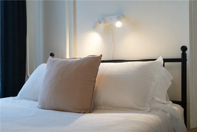 $2,400 | 18 Meeting Street, Unit 1, Newport, RI 02840