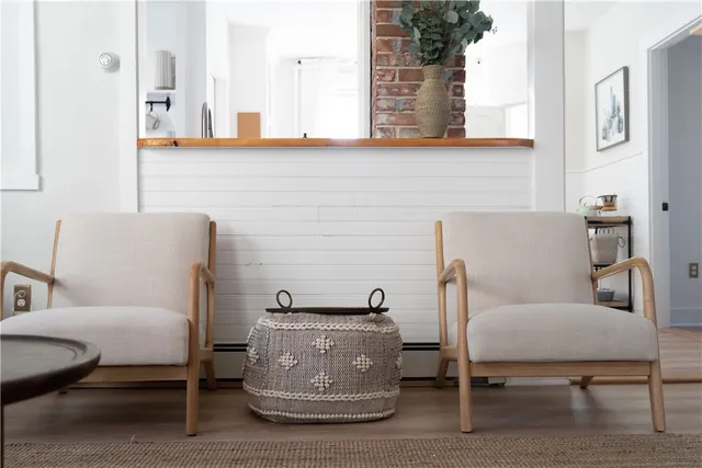 $2,400 | 18 Meeting Street, Unit 1, Newport, RI 02840