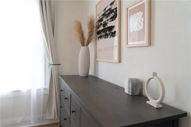 $2,400 | 18 Meeting Street, Unit 1, Newport, RI 02840