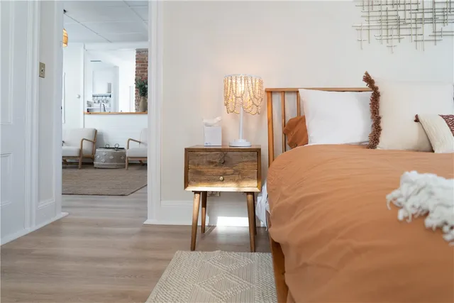 $2,400 | 18 Meeting Street, Unit 1, Newport, RI 02840