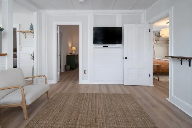 $2,400 | 18 Meeting Street, Unit 1, Newport, RI 02840