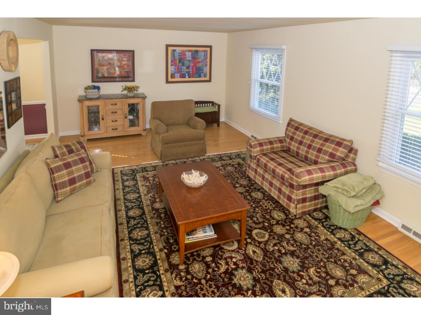 242 New Road Churchville, PA 18966 - Photo 12 of 25 Living Room