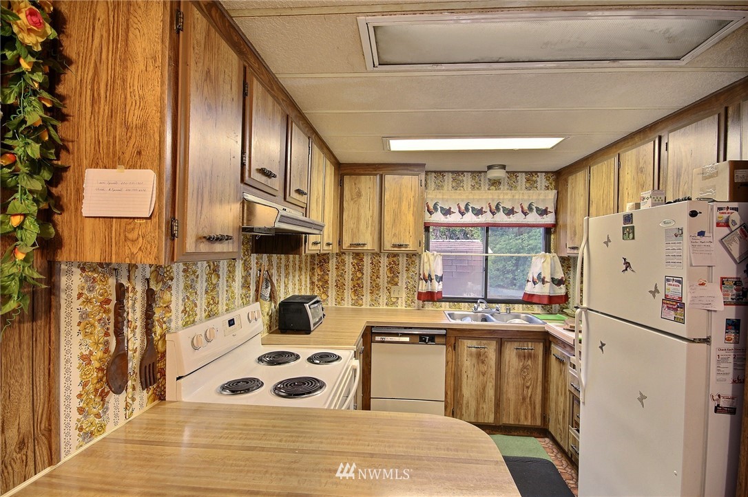 18923 Southeast Petrovitsky Road Renton, WA 98058 - Photo 19 of 23