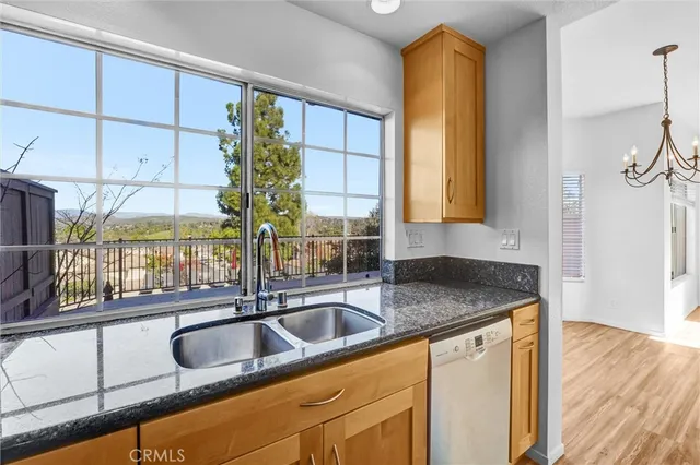 $725,000 | 1091 Amberton Lane, Newbury Park, CA 91320