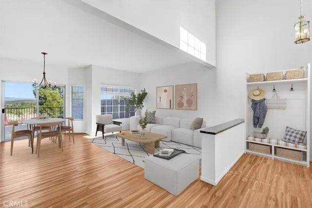 $725,000 | 1091 Amberton Lane, Newbury Park, CA 91320