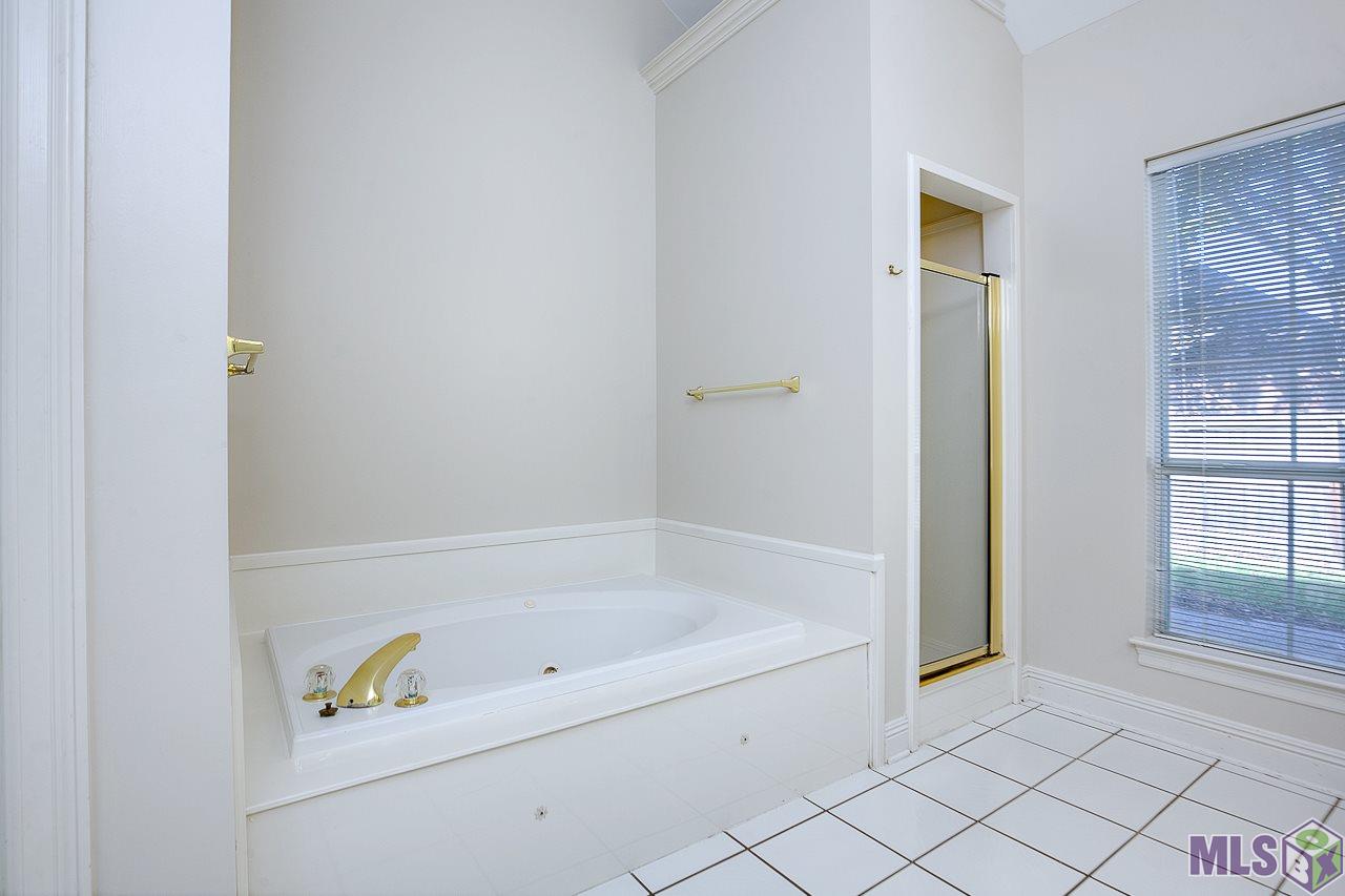 535 West Plantation Ridge Court Baton Rouge, LA 70810 - Photo 15 of 20 View 2 of Master Bathroom