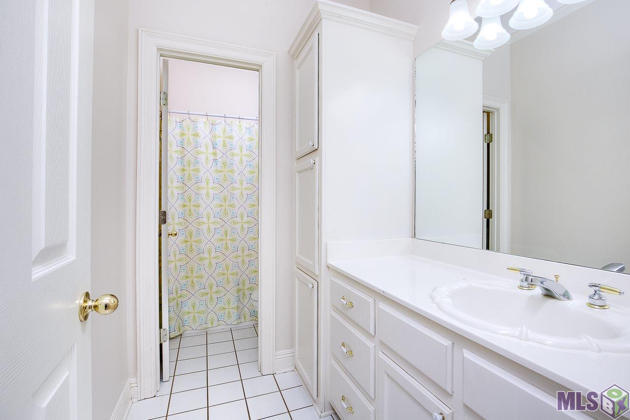 535 West Plantation Ridge Court Baton Rouge, LA 70810 - Photo 17 of 20 Bathroom #3