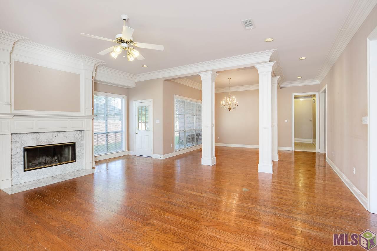 535 West Plantation Ridge Court Baton Rouge, LA 70810 - Photo 10 of 20 Spacious Living Room with Gas Fireplace