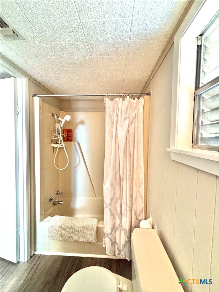 503 16th Street Port O'Connor, TX 77982 - Photo 41 of 48 a bathroom with a sink and tub