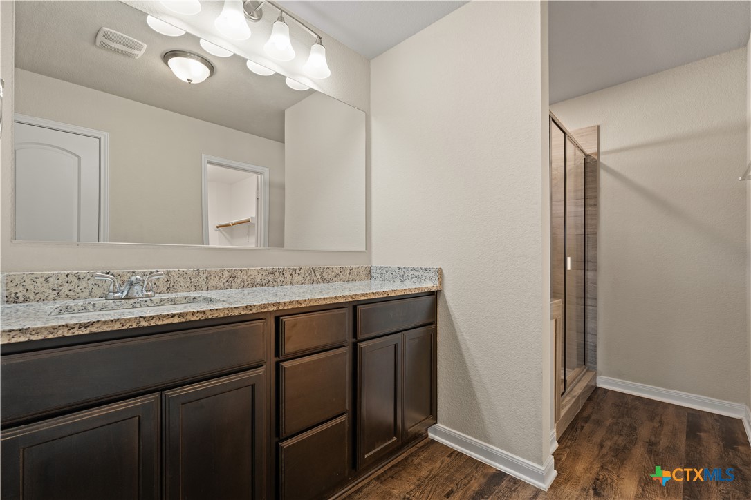 4124 Riata Ranch Road Waco, TX 76705 - Photo 10 of 20 Primary En-suite