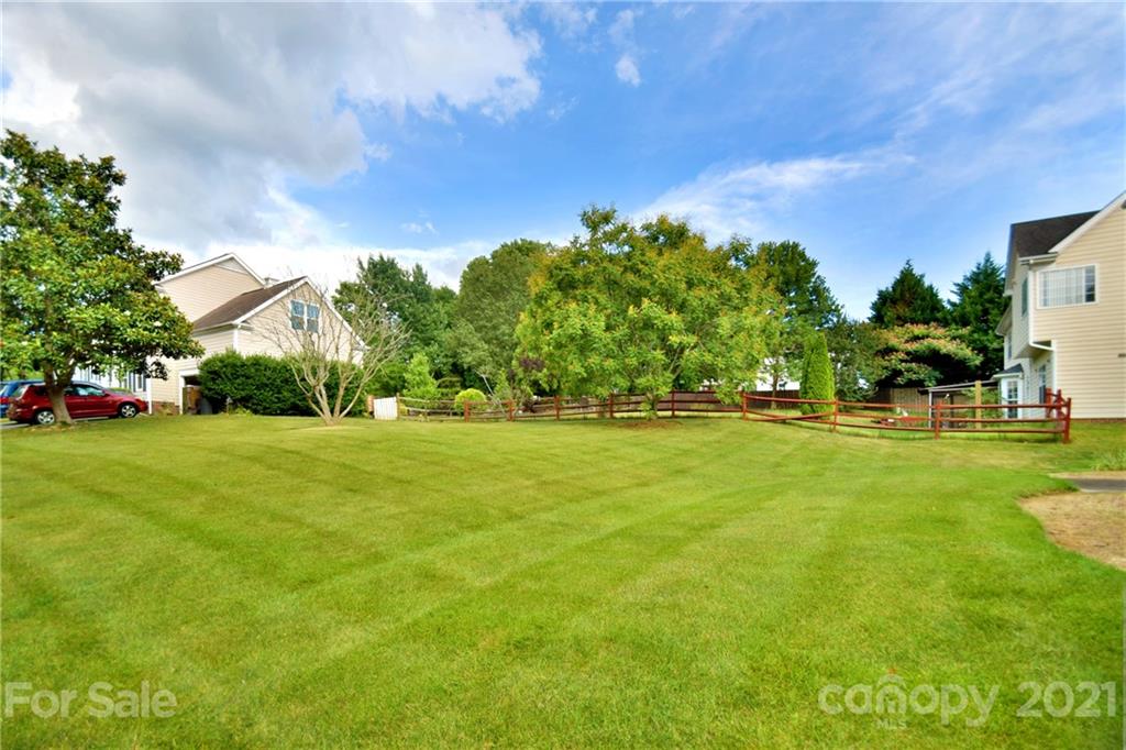 3407 Brownes Ferry Road Charlotte, NC 28269 - Photo 18 of 24 a view of yard with green space